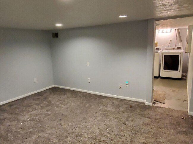 Building Photo - House for rent in Bloomfield