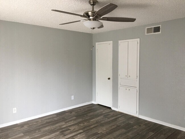 Building Photo - 6929 Timbercreek Dr