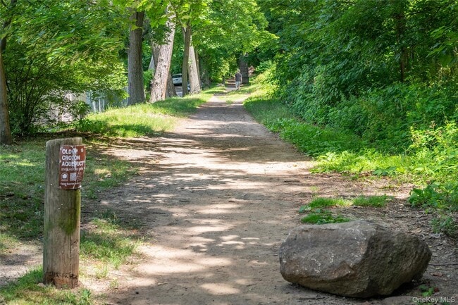 Building Photo - 579 Broadway