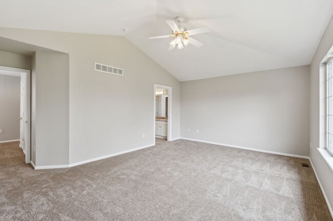 Building Photo - 17380 E Lake Dr