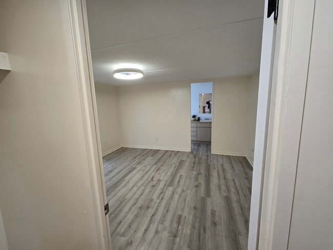 Building Photo - 960 N Rock Crusher Rd