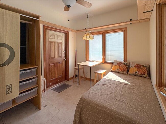 Building Photo - 1501 NE 5th Ct