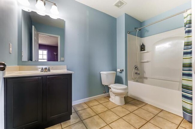 Building Photo - 6995 Hearthwood Dr