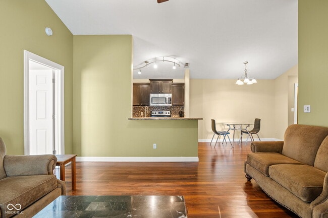 Building Photo - 4530 Village Ct