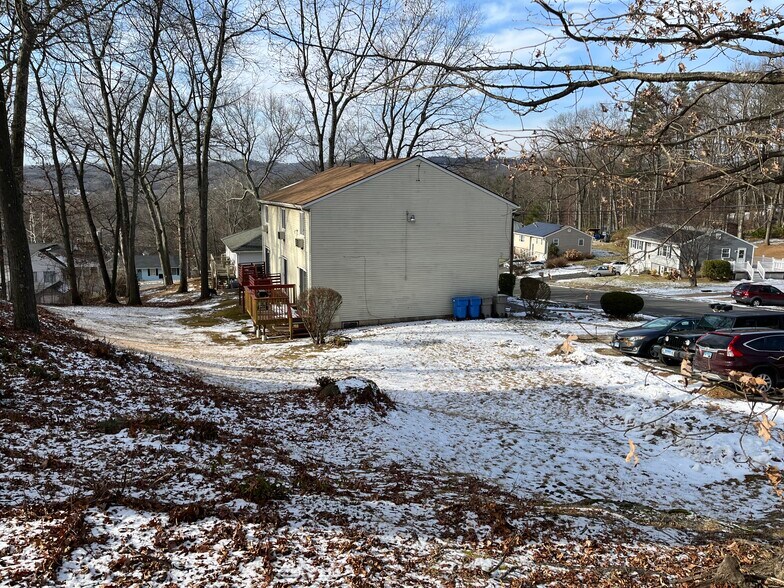 Nicely Landscaped - 82 Rhoda Ln