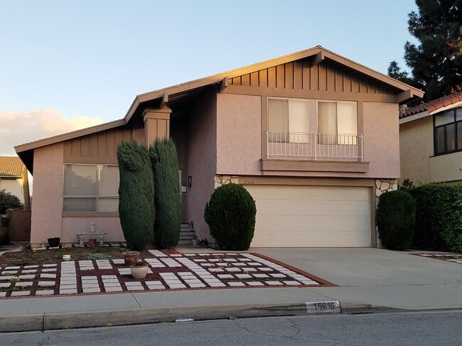 Primary Photo - 15616 Lancelot Ave