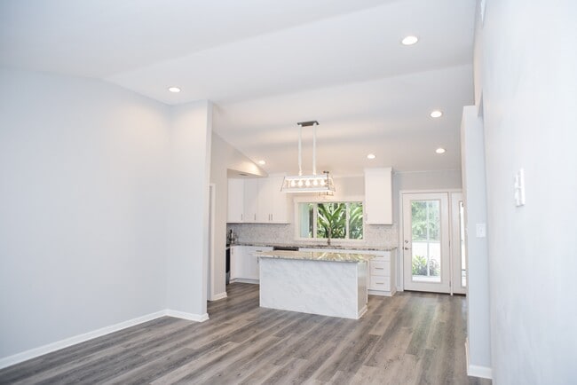 Building Photo - 109 Walnut St