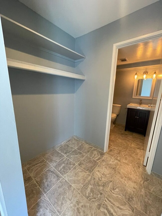 Building Photo - West Ann Arbor Condo: 2 Bed, 2 Bath with Indoor Pool & Patio