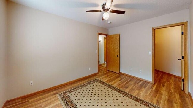 Building Photo - 449 Napa Lp