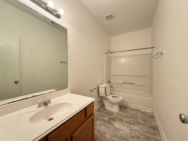 Building Photo - 522 Cedar Branch Dr