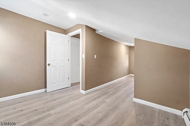 Building Photo - 29 Ligham St