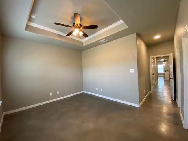 Building Photo - Beautiful Duplex in Seguin!