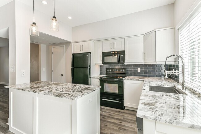 Building Photo - 14723 Barryknoll Ln