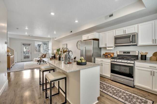 Building Photo - Charming 3 Bed Herriman Home Near Mountain View Village!!