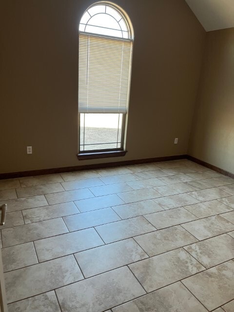 Building Photo - 394 NE Simmons Cir