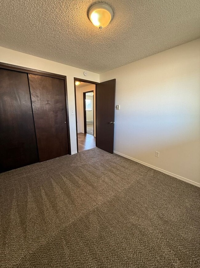 Building Photo - 141-143 E Home Ave