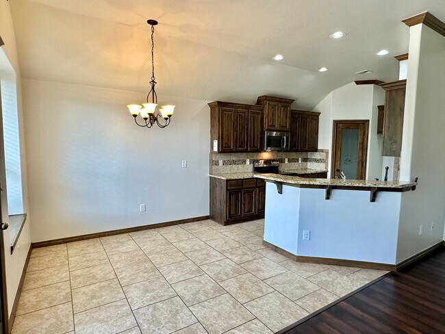 Building Photo - 709 Abilene Way