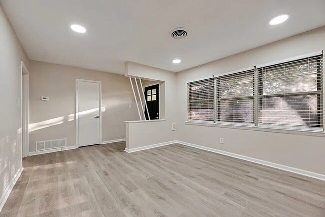Building Photo - 5706 Rocky Ridge Rd