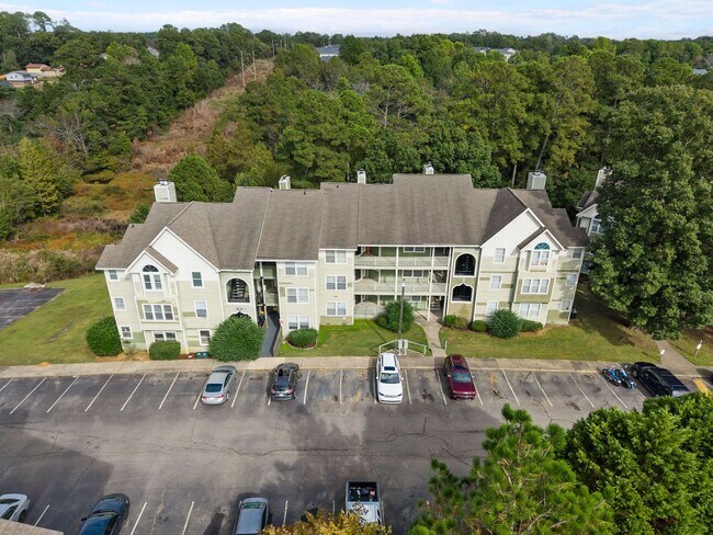 Building Photo - 962-6 Stewarts Creek Dr