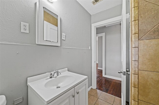 Building Photo - 4125 Dockrell St