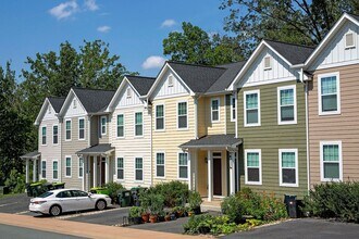 Building Photo - Pet-Friendly Fry's Spring Townhome Near 5t...