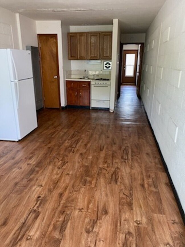 Building Photo - 1BR/1BA in Great West Campus Location Close to Downtown & Schools! Avail. 8/1/26