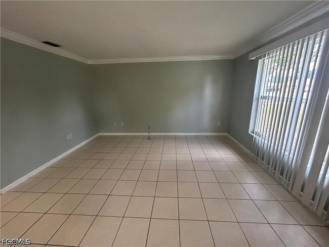 Building Photo - 1228 SE 24th Ave