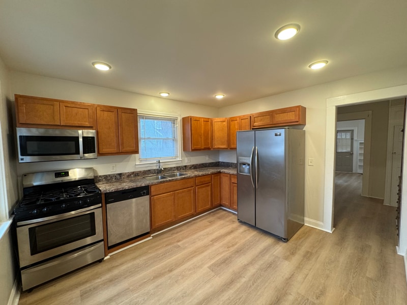 Building Photo - 604 Willis Ave