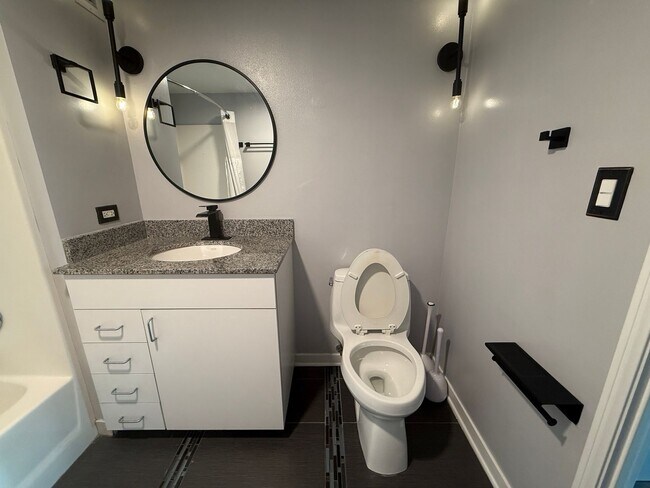 Building Photo - Downtown Acqua Vista 1 Bedroom Condo!