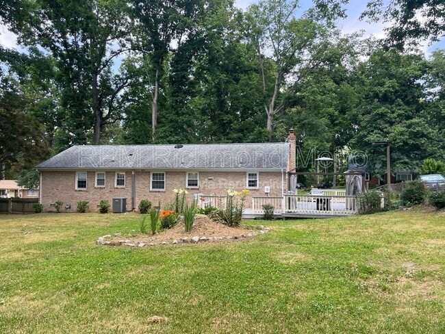 Building Photo - 3600 Ghent Dr