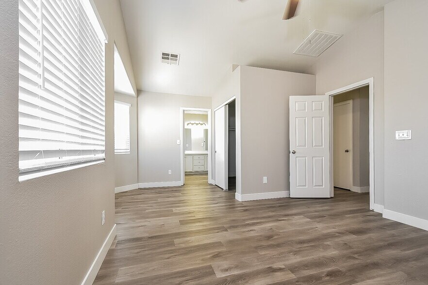 Building Photo - 3406 Genesee Gorge Ave