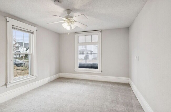 Building Photo - 1504 4th St NE