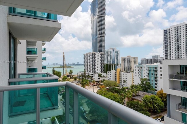 Building Photo - 333 NE 24th St