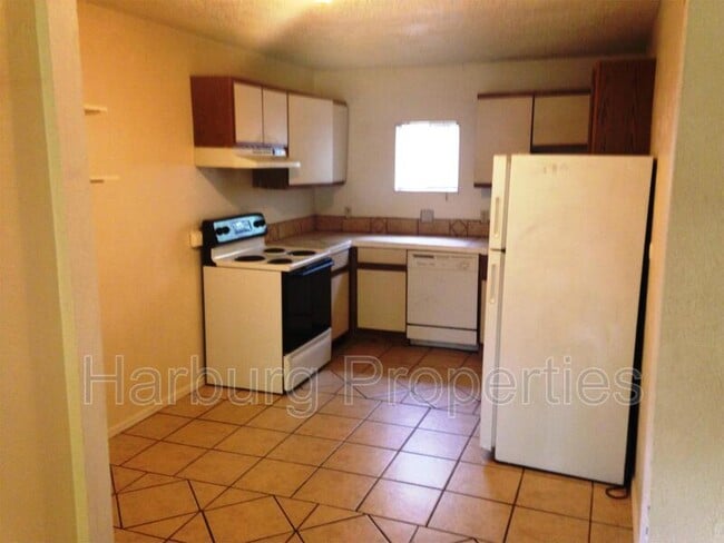 Building Photo - 454 Arapahoe Ave