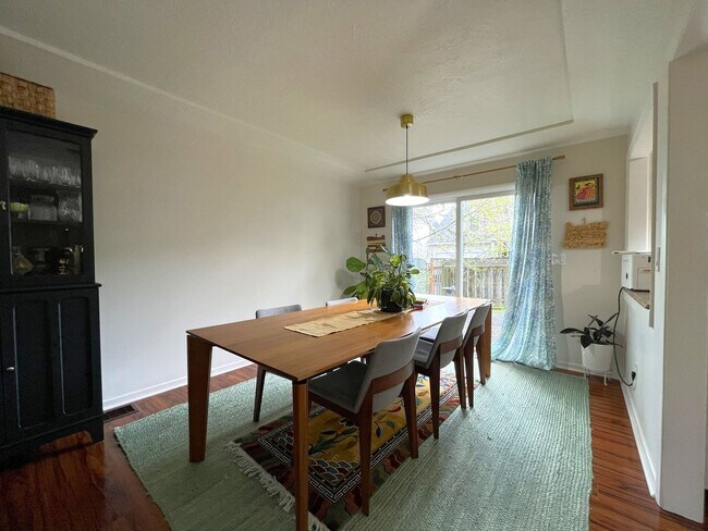 Building Photo - Comfortable Living in Bethany with Two Separate Units, Expansive 0.45-Acre Lot & Versatile Detach...