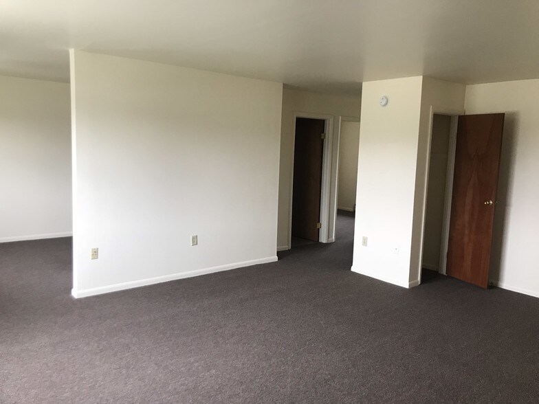 Living Room - 8 E Main St