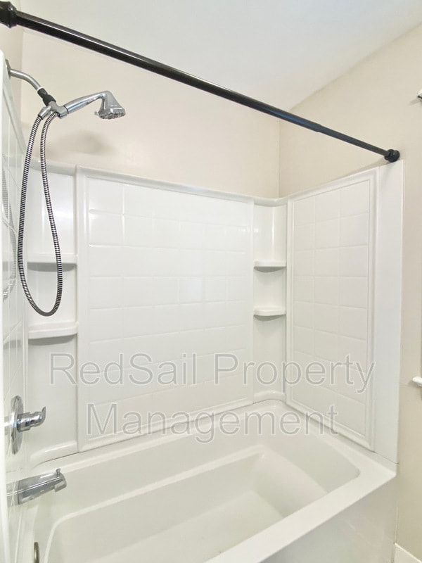 Building Photo - 17 Hoopes Rd