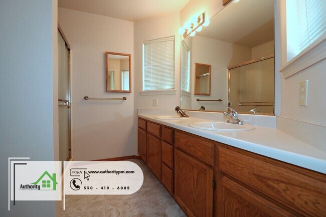 Building Photo - 1844 Breckenwood, Short Trip to the park. ...