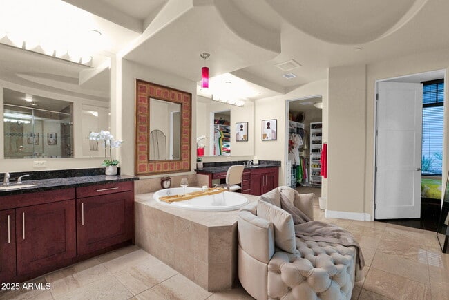 Building Photo - 8 Biltmore Estates Dr