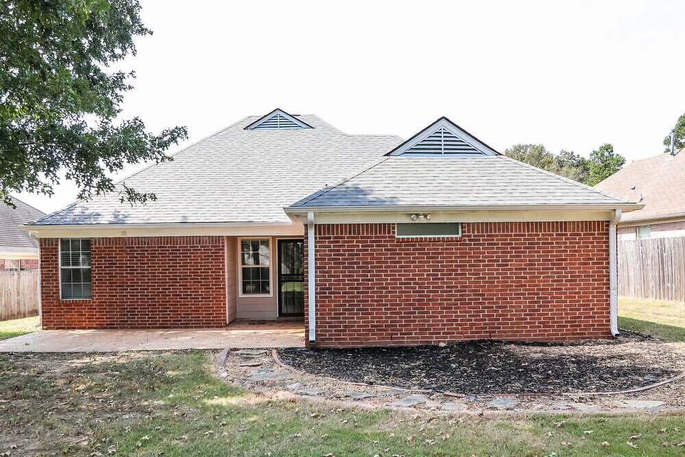 Building Photo - 1262 Breezy Valley Dr