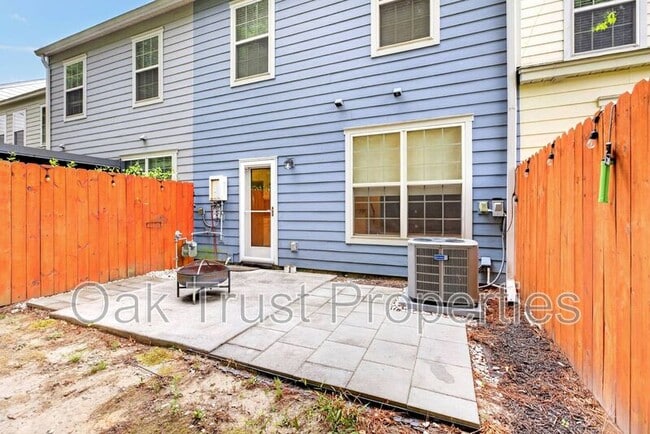 Building Photo - 854 Bibury Ct