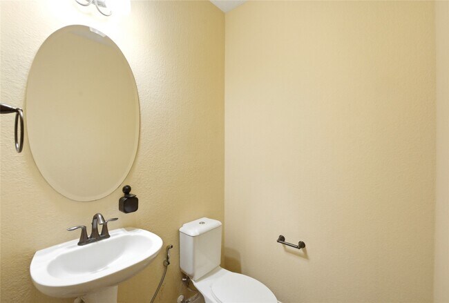 Building Photo - 11119 Hayden Falls Dr