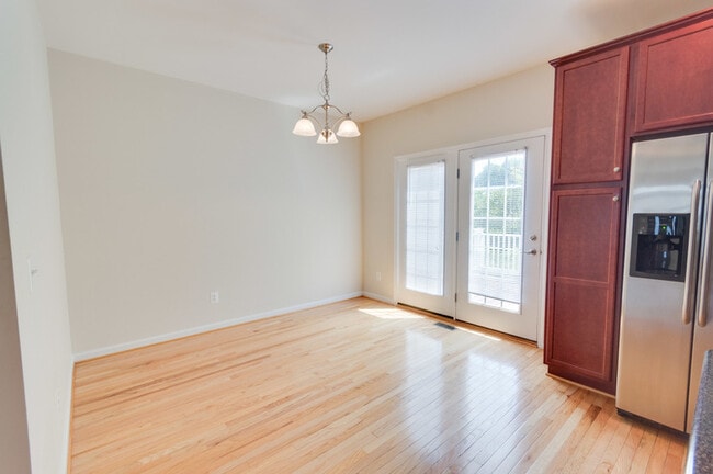 Building Photo - 2170 Saranac Ct