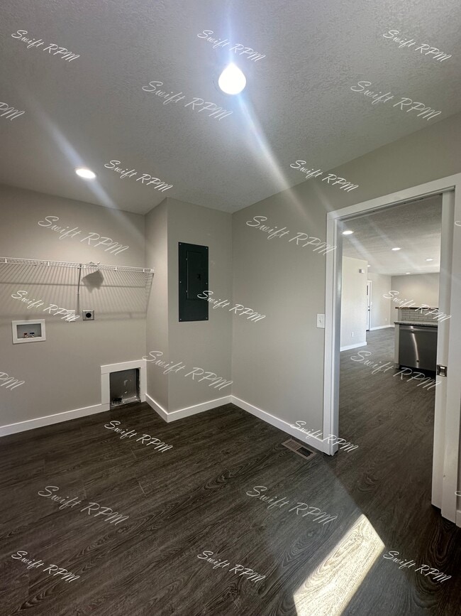 Building Photo - 119 Kickapoo St