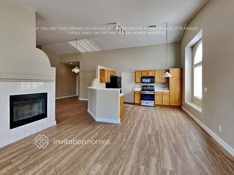 Building Photo - 1897 Longmeadow St