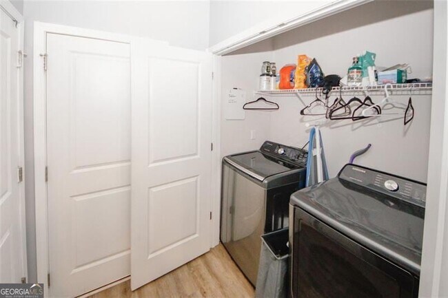 Building Photo - 10162 Benton Woods Dr