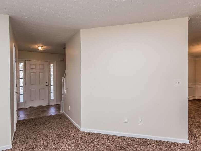 Building Photo - 70 Stony Oak Dr