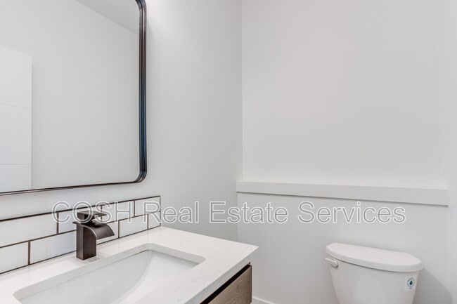 Building Photo - 8541 W 37th St N