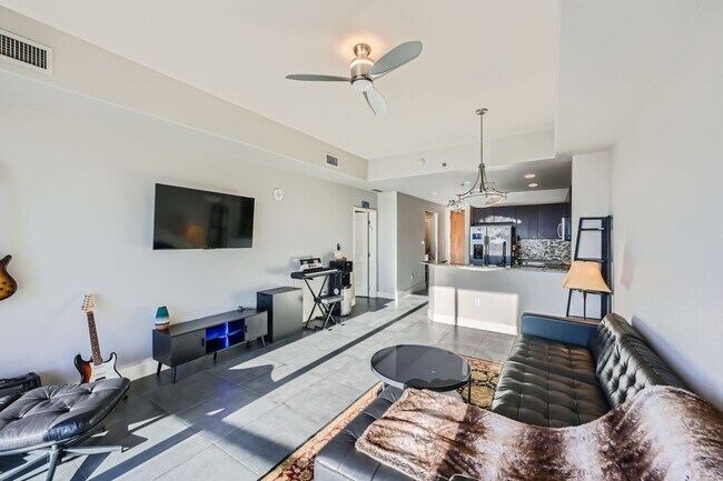 Building Photo - MOVE IN SPECIAL! $500.00 OFF 1ST MONTHS RE...