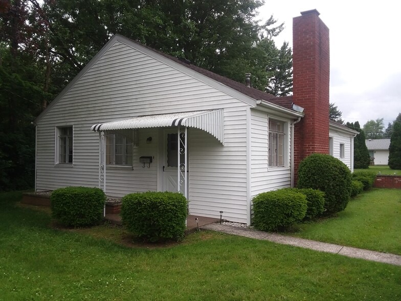 200 Warrington - Front - 200 Warrington Ave